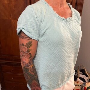 Sundance Light Blue Textured Short Sleeve Tee